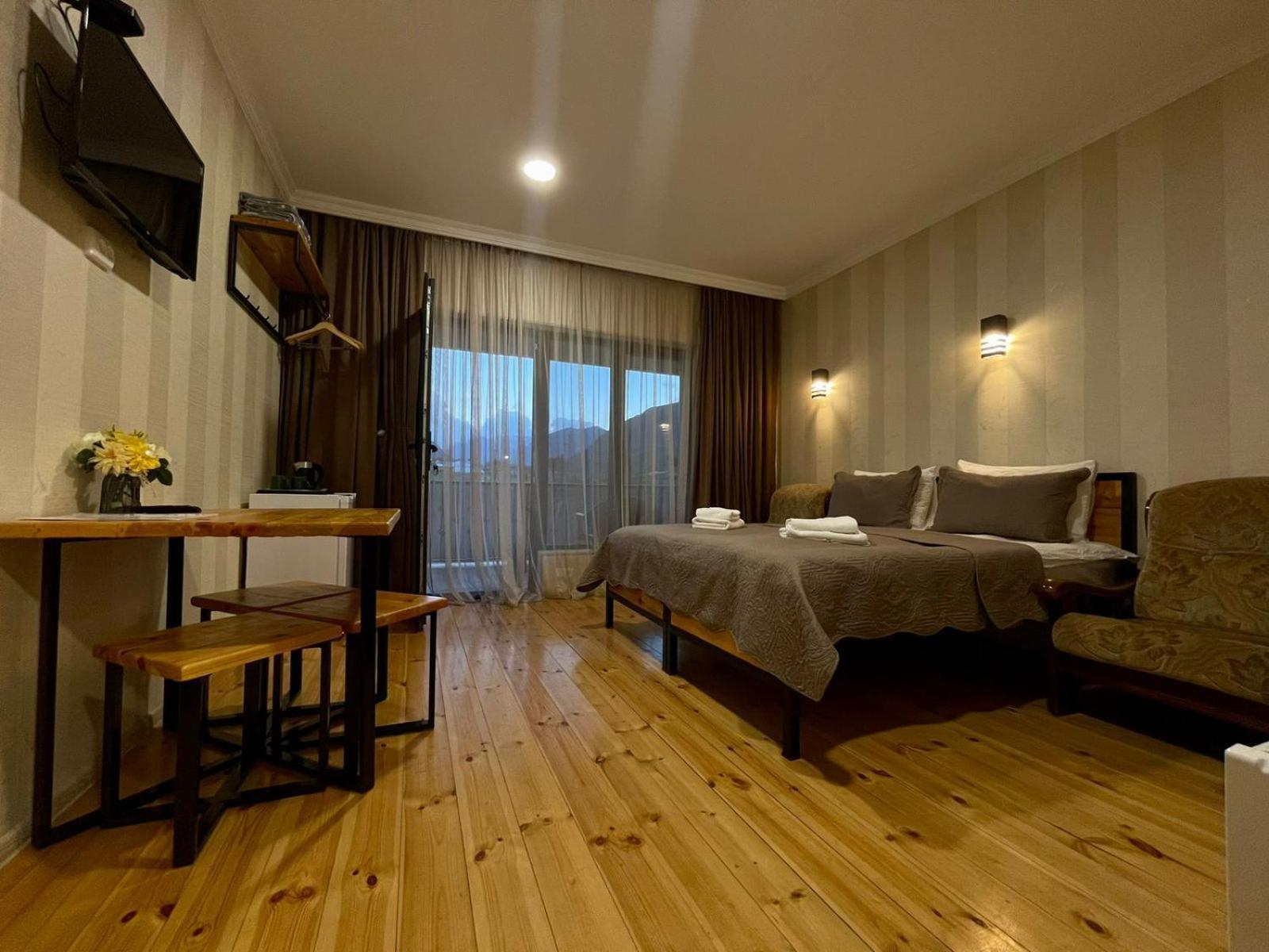 Bibo'S Kokhi Guesthouse Kazbegi Exteriör bild