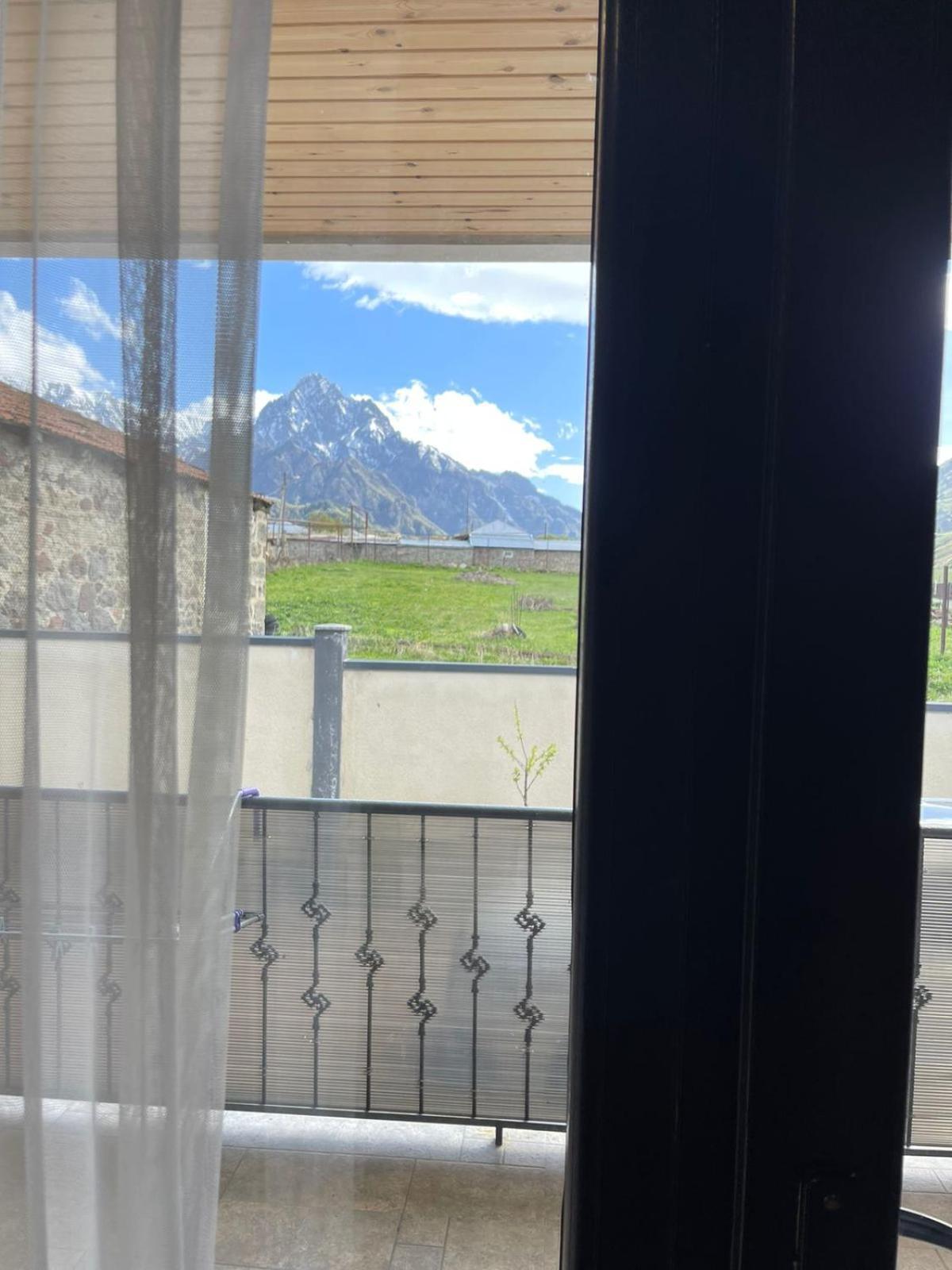 Bibo'S Kokhi Guesthouse Kazbegi Exteriör bild